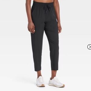 All In Motion High Rise Black Cropped Pants Medium